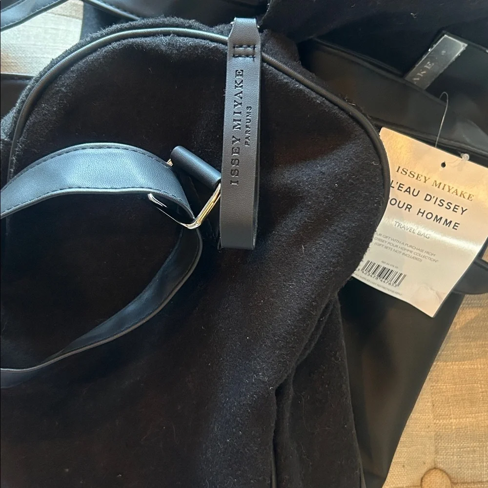 NWT Issey Miyake L’EAU D’ISSEY Pour Homme Travel Bag
